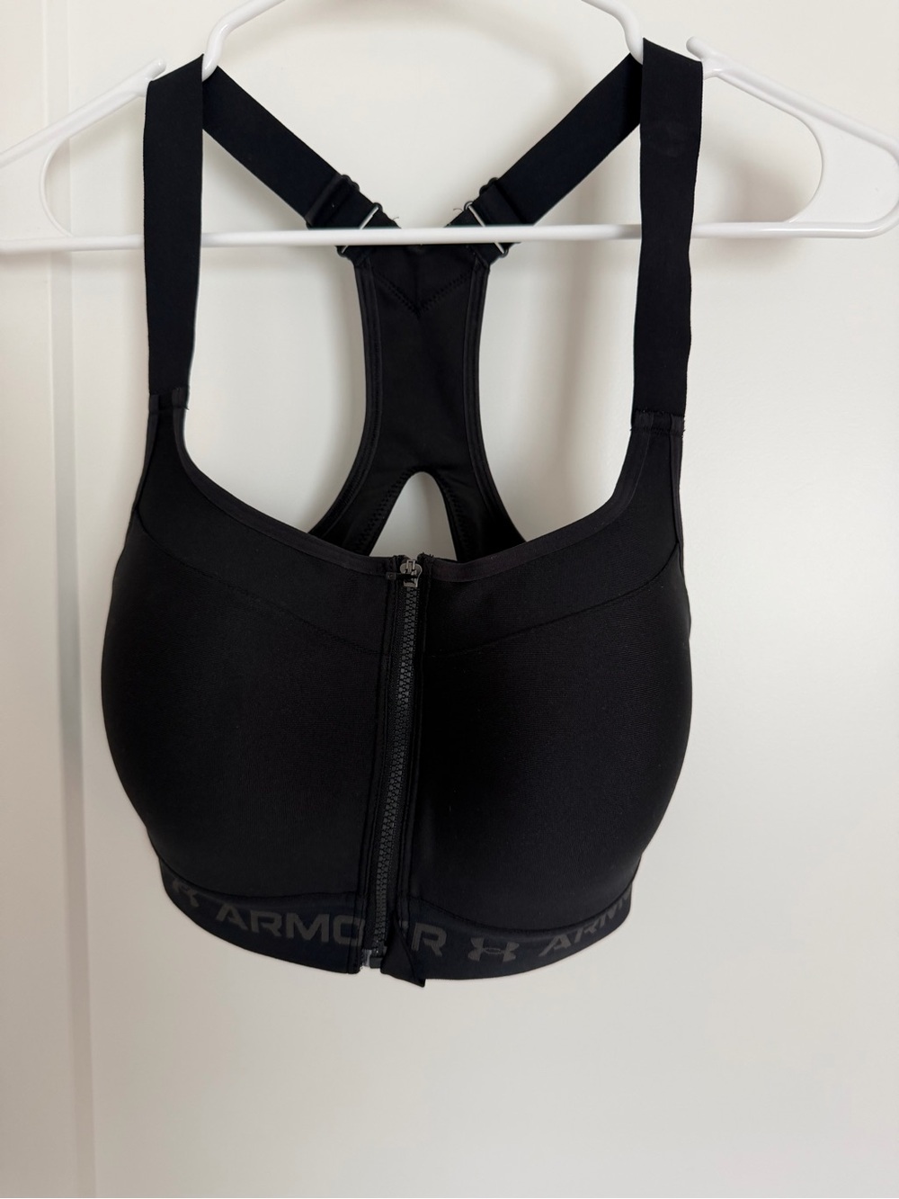 Under Armour Black Front-Zip Sports Bra 34DD